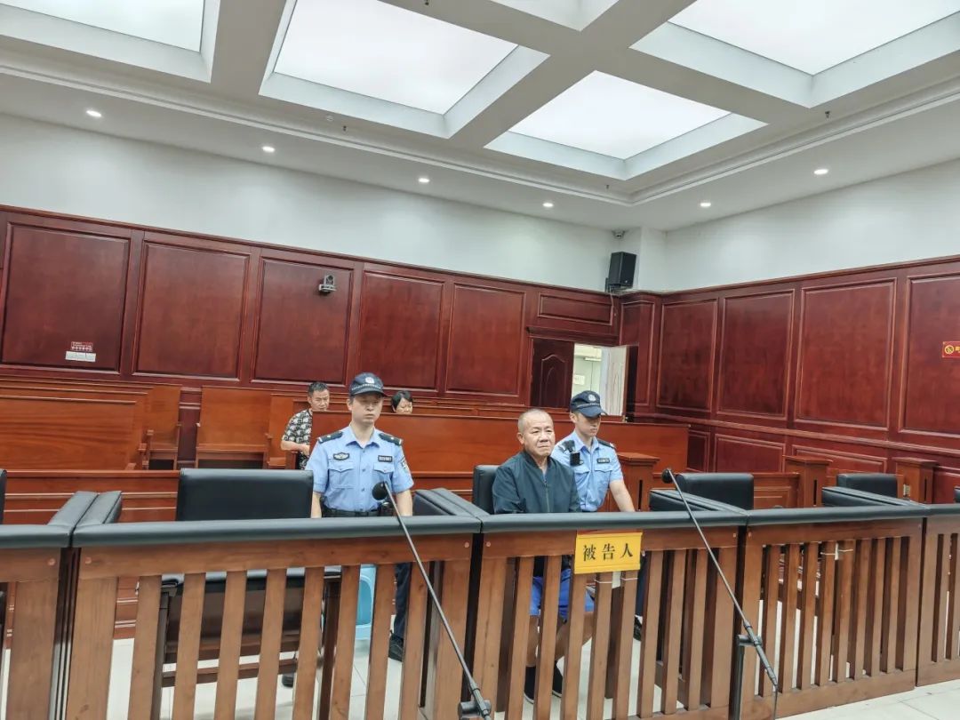 原黔西南州人民政府駐貴陽辦事處主任蔡平受賄案一審公開宣判