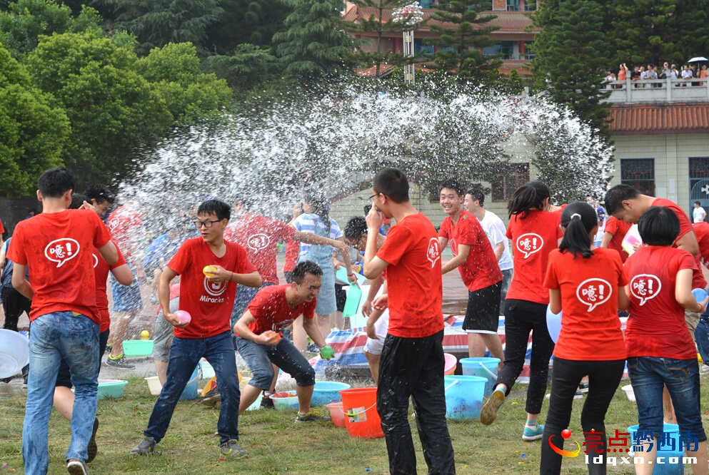 QQ截圖20150515065456114.jpg