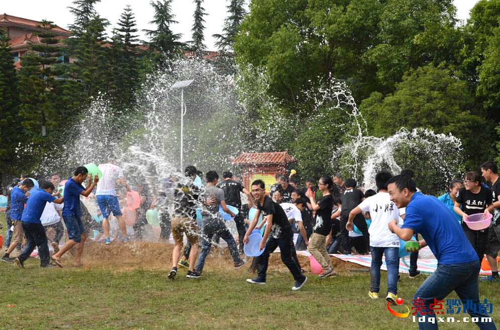 QQ截圖20150515065627118.jpg