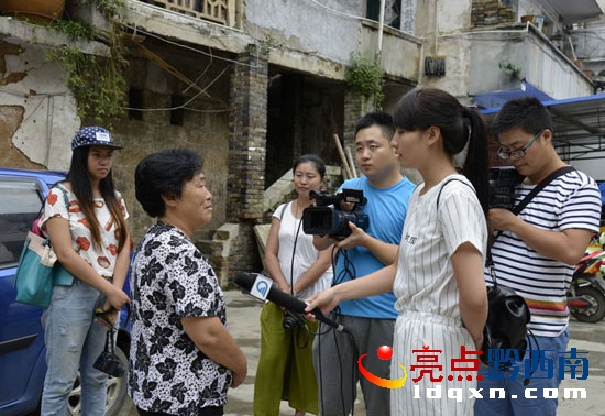 媒體記者正在采訪 (2).jpg
