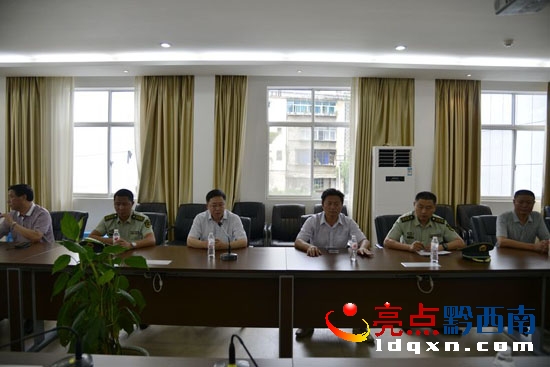 在州醫(yī)院聽取匯報(bào)和部署火災(zāi)隱患整改工作.JPG