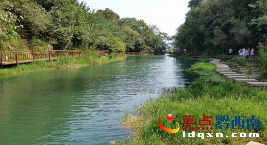 2綠樹碧水天然氧吧.jpg