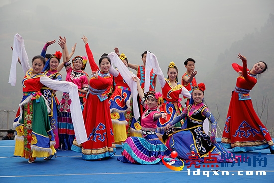 貞豐縣“萬(wàn)李雪山”第二屆李花節(jié)現(xiàn)場(chǎng) (3).jpg