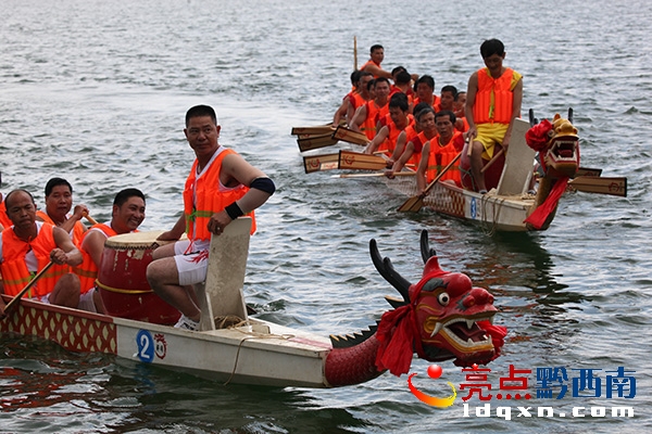 貞豐縣第十一屆龍舟賽現(xiàn)場(chǎng) 郭澤玉攝 (11).JPG