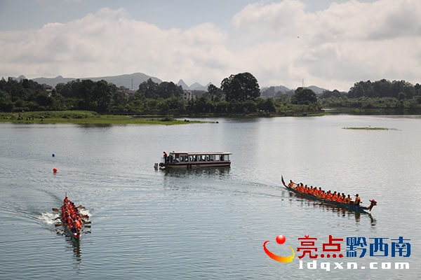 貞豐縣第十一屆龍舟賽現(xiàn)場(chǎng) 郭澤玉攝 (3).JPG