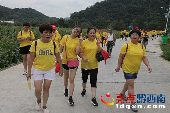 2017國際山地旅游暨興仁馬金河分會場萬人戶外徒步運動蔡家友攝影 (13).jpg