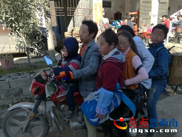 交警查獲現(xiàn)場(chǎng)圖片_看圖王.jpg