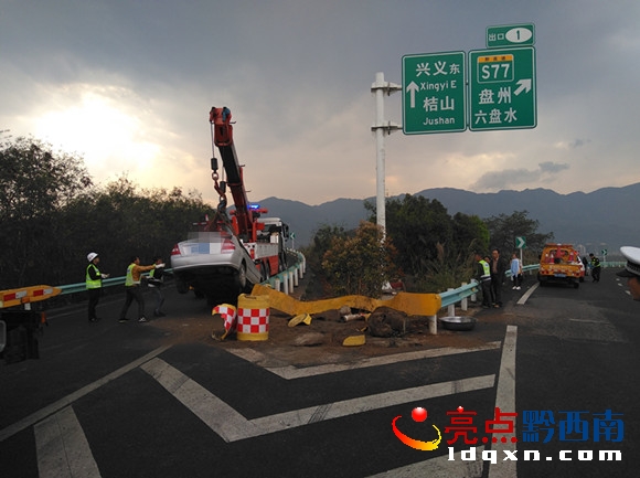 現(xiàn)場救援.jpg